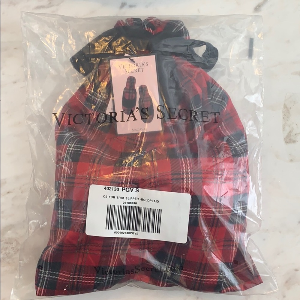Victoria’s Secret Signature Plaid Satin Slippers - Picture 11 of 12
